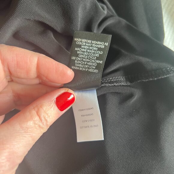 TORRID Black Lace V Neck Swing Top with 3/4  Sleeve Size 2 - Picture 8 of 8